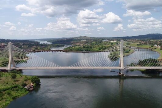 Uganda`s 1-Day Tours: Those who have some free time before or after their safari are advised to go on day tours