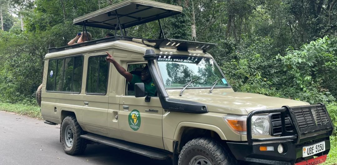 Safari Landcruiser- Why Book Your Safari with Amakula African Safaris?